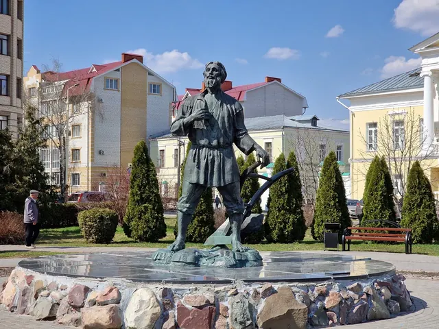 Памятники